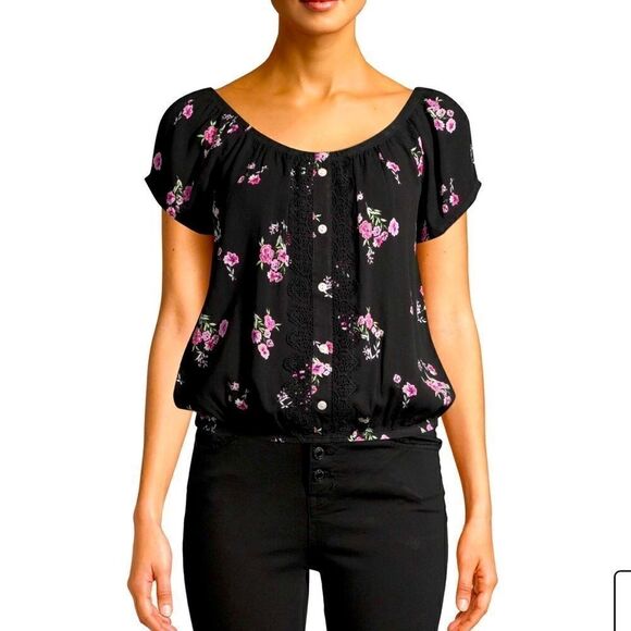 3/$25 NO BOUNDARIES Floral  Lace Peasant Buttons Front Short Sleeves Top .Sz S - Picture 1 of 9
